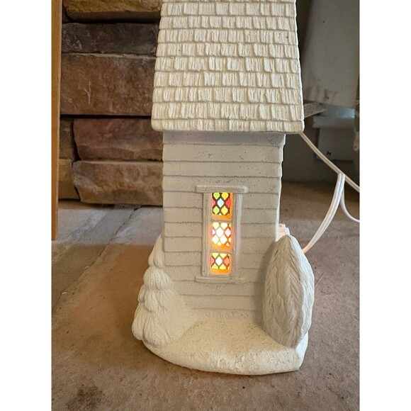 WHITE PORCELAIN CHURCH MUSIC BOX & LIGHT STAINED GLASS - Picture 7 of 9